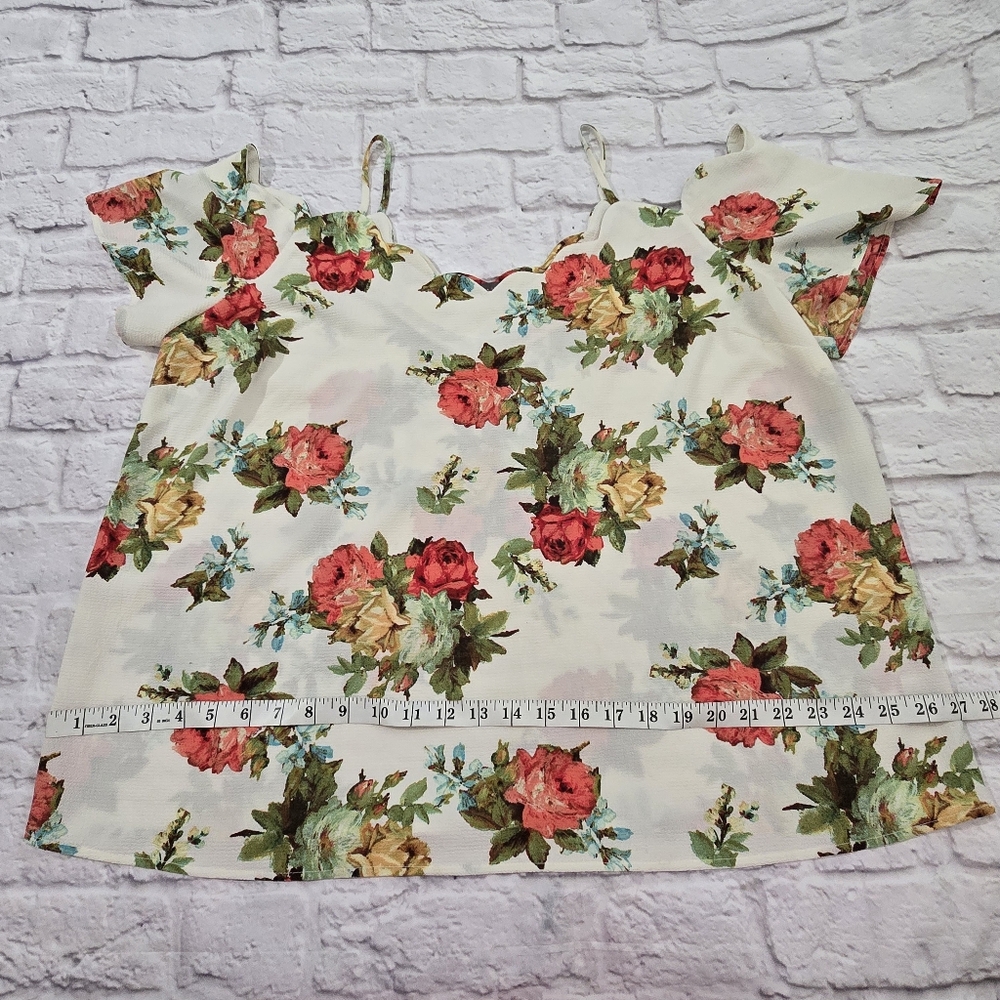 Floral Sleeveless Top Size 2X
